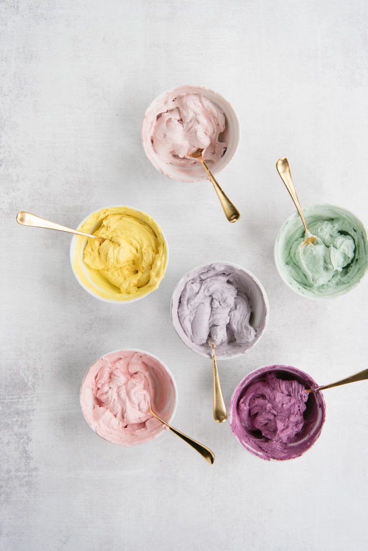 8 Essential Food Photography Props