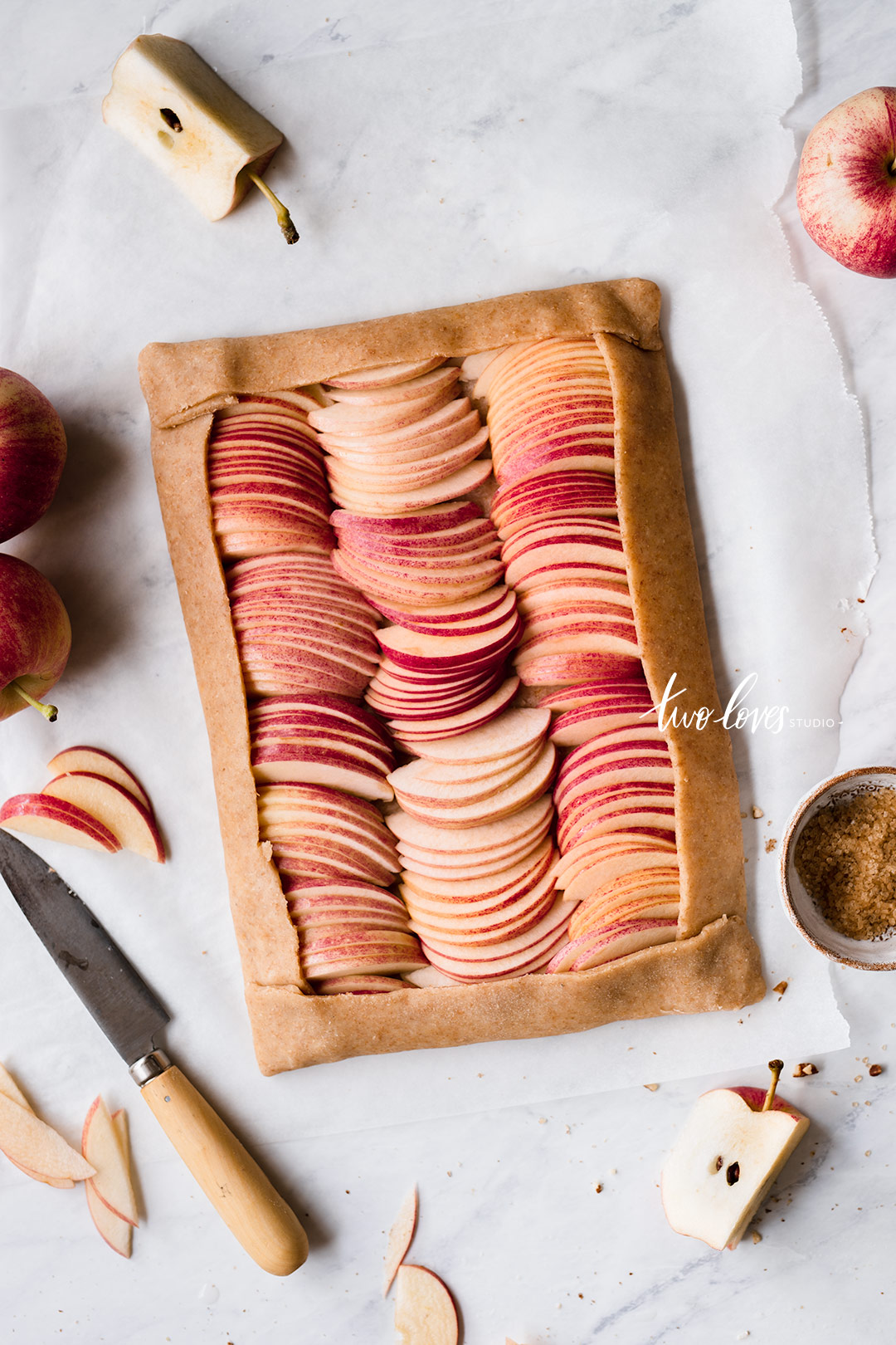 Apple slices in a tart. 