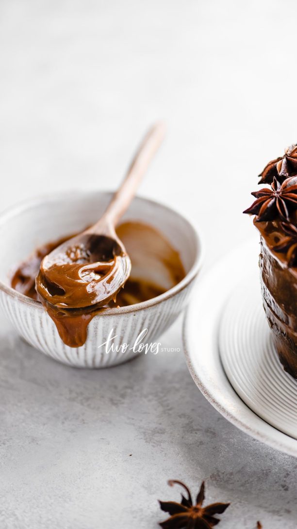 A close up shot of caramel topping for the cake. 